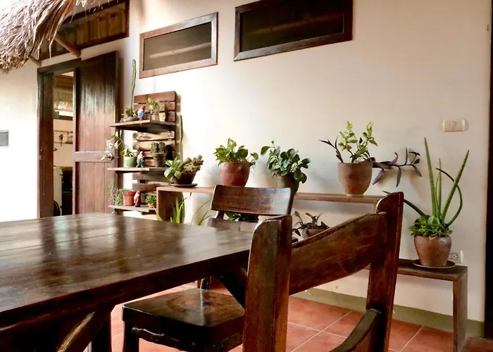 Vibra Guesthouse Popoyo