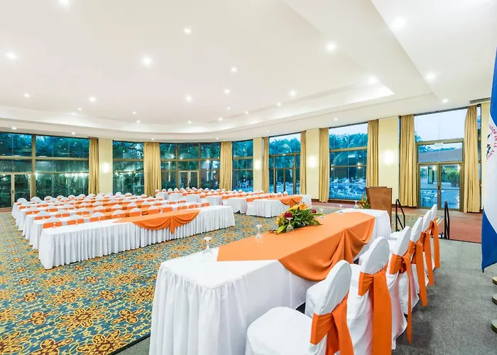 Holiday Inn Convention Center By Ihg